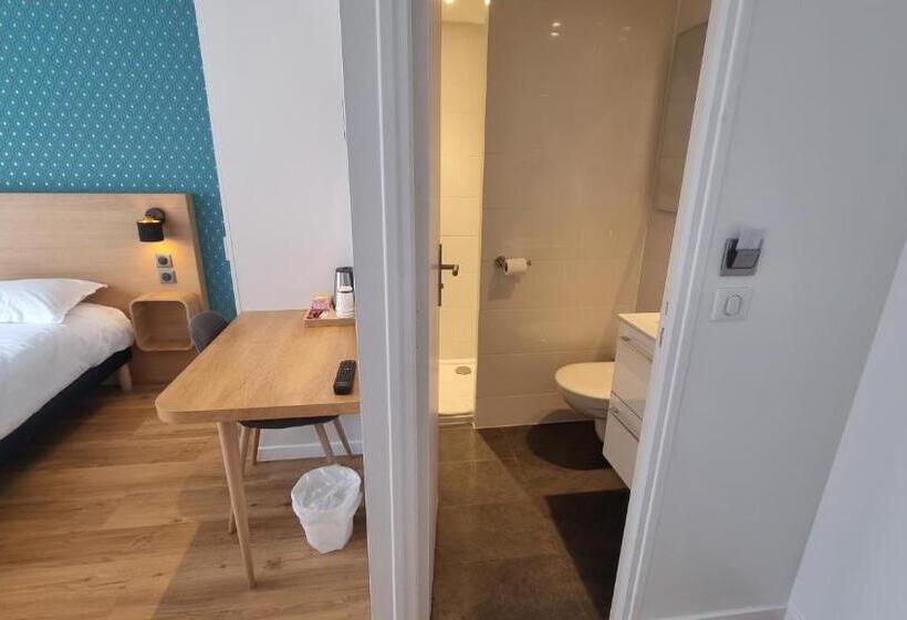 חדר סטנדרט לשלושה, Oskar