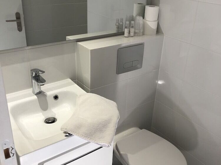 חדר סטנדרט, Oskar