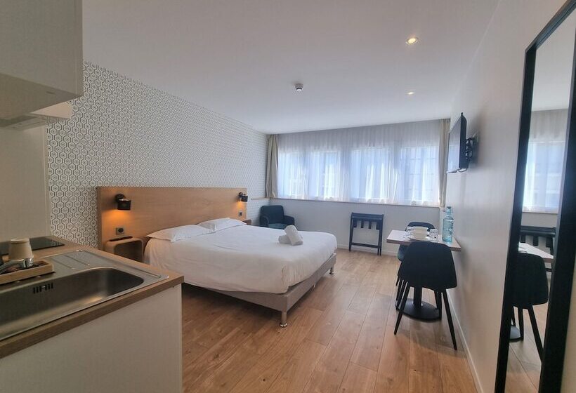 חדר סטודיו סטנדרד, Oskar