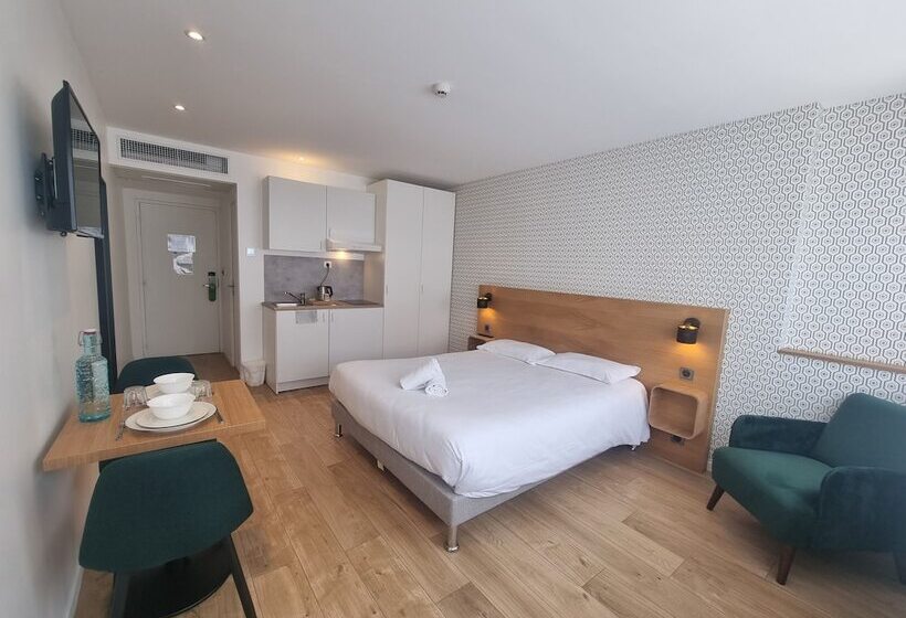 חדר סטודיו סטנדרד, Oskar