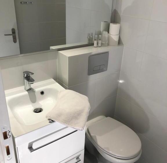 חדר סטנדרט, Oskar