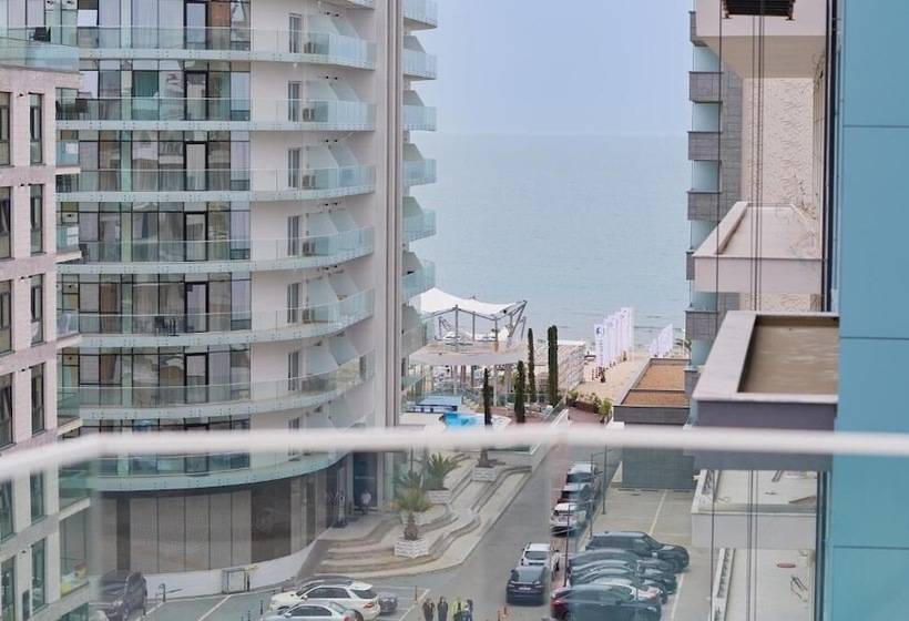 デラックスルーム, Stavros