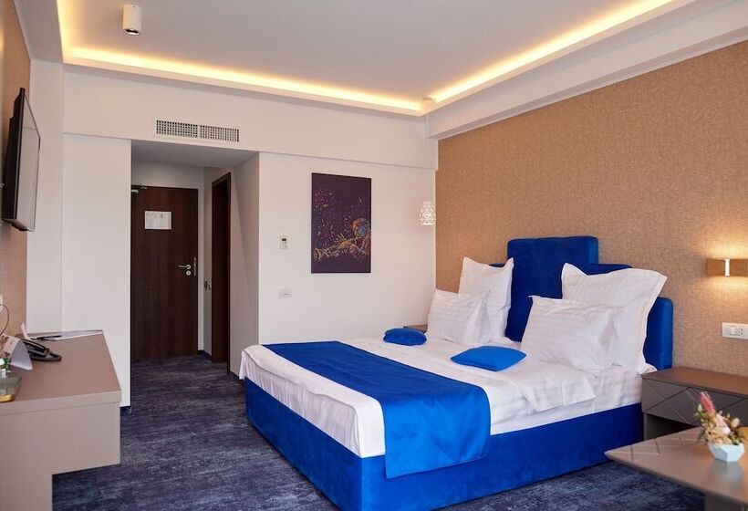 デラックスルーム, Stavros