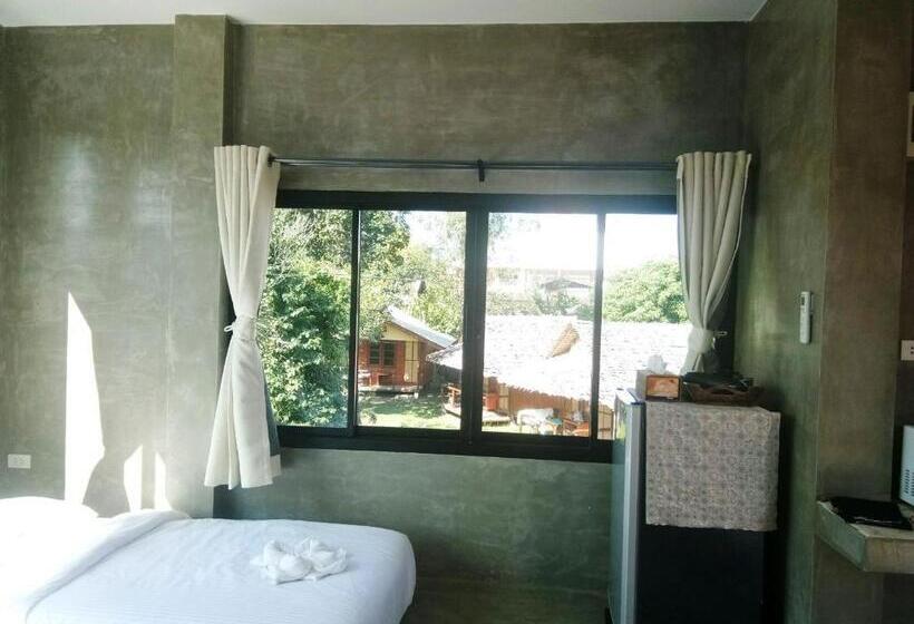 חדר סטנדרט לשלושה, T&p At Pai