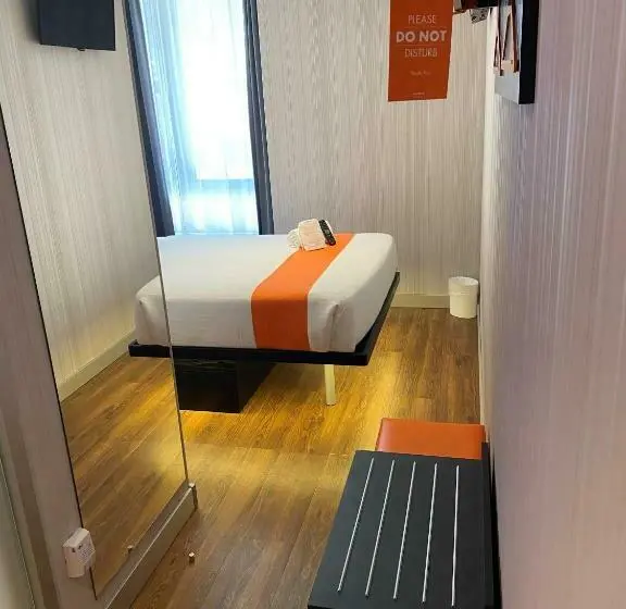 Quarto standard, Easyhotel Lisbon