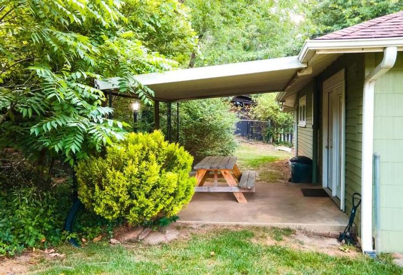 בית, חדר שינה 1, Log Cabin Motor Court