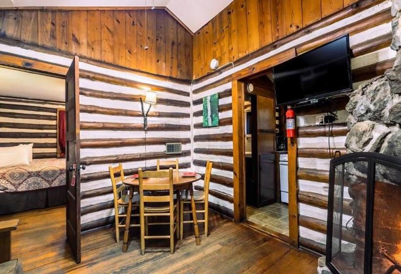 בקתה, Log Cabin Motor Court