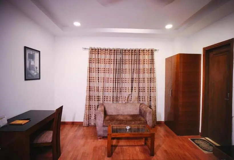 اتاق اجرایی, Hari S Court Inns & Hotels