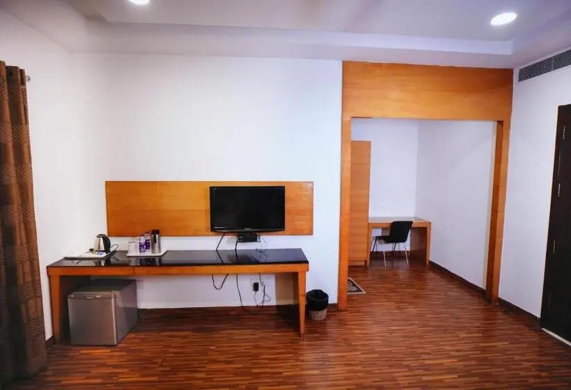 اتاق اجرایی, Hari S Court Inns & Hotels