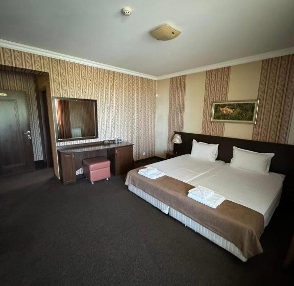 스탠다드 발코니 룸, Restaurant Almond