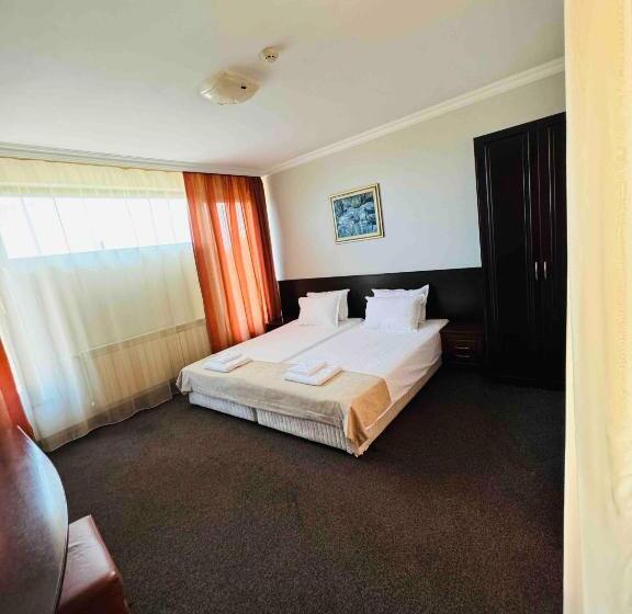 豪华房间, Restaurant Almond