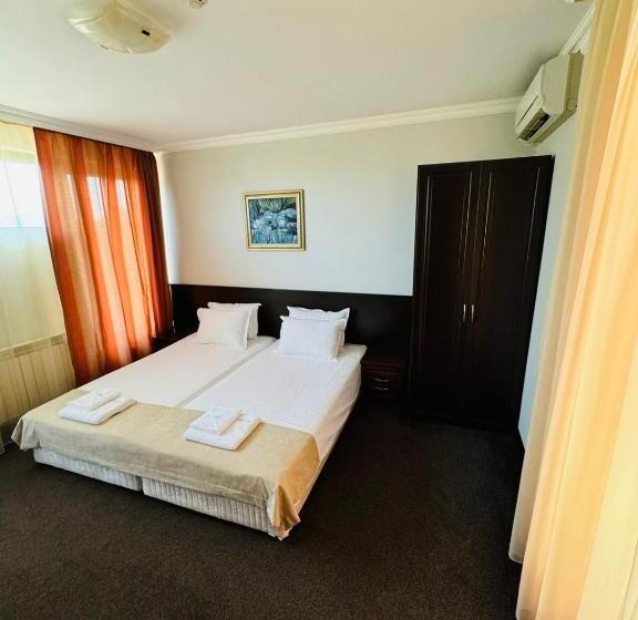 디럭스 룸, Restaurant Almond