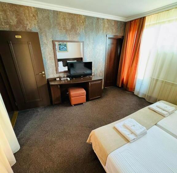 豪华房间, Restaurant Almond