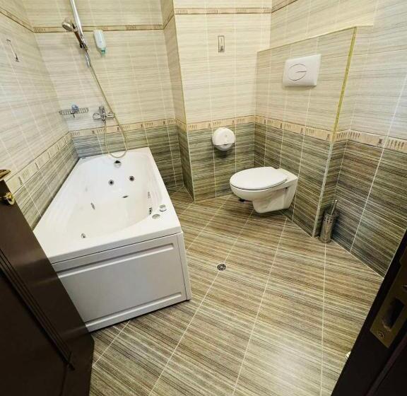 豪华房间, Restaurant Almond