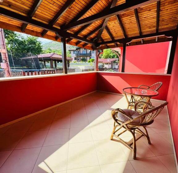 豪华房间, Restaurant Almond