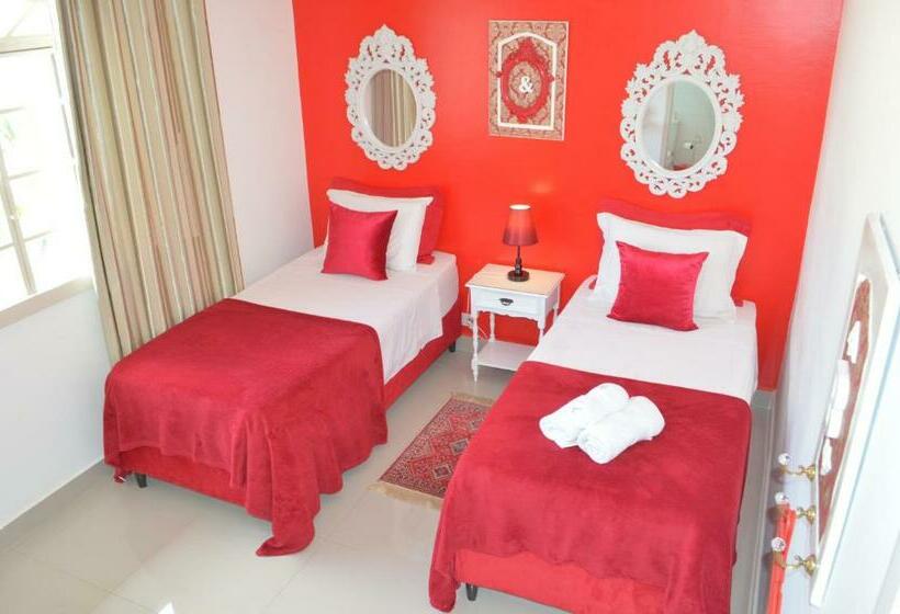 اتاق استاندارد با چشمانداز استخر, La Maison Brasiliana B&b