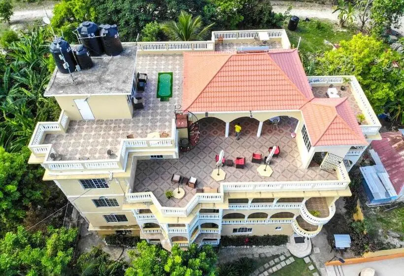 اتاق لوکس, Takuma Boutique Hotel Rooms & Suites Jamaica