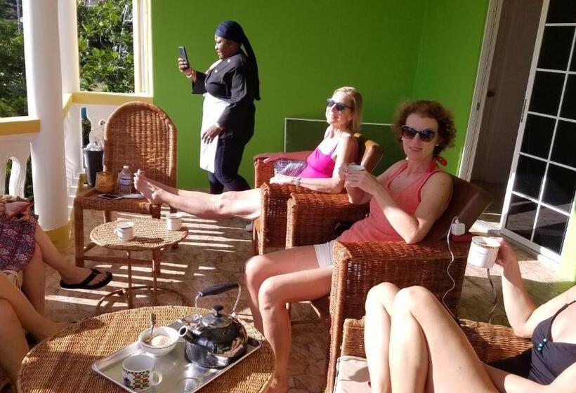 سوییت, Takuma Boutique Hotel Rooms & Suites Jamaica