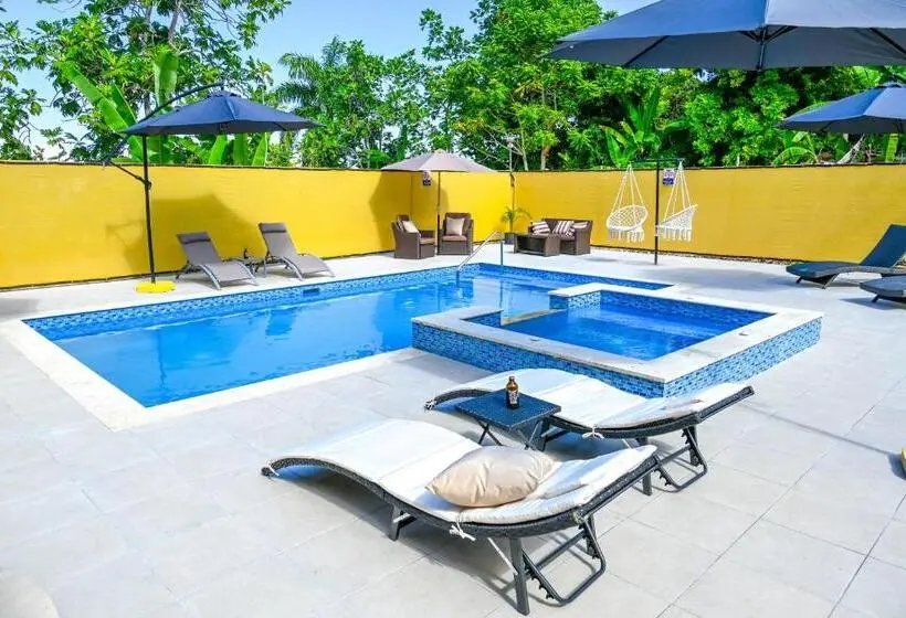 اتاق لوکس, Takuma Boutique Hotel Rooms & Suites Jamaica
