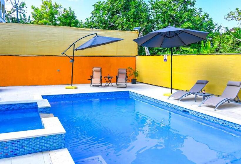 اتاق لوکس, Takuma Boutique Hotel Rooms & Suites Jamaica