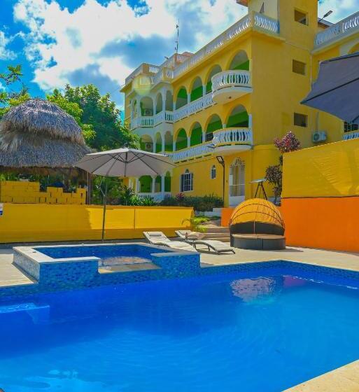 اتاق لوکس, Takuma Boutique Hotel Rooms & Suites Jamaica