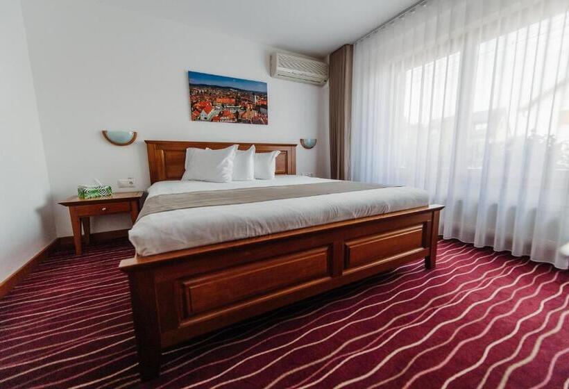 スタンダードルーム, Boutique Damiani