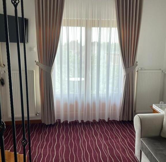 ファミリールーム, Boutique Damiani