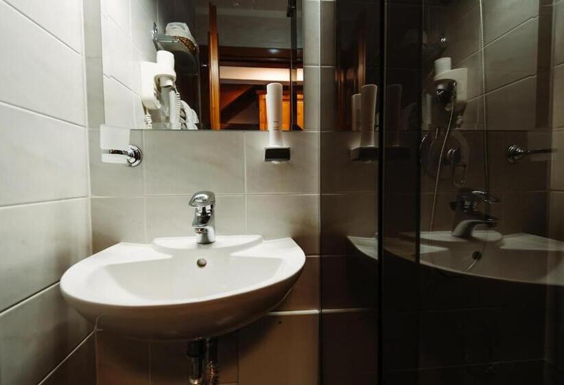 ファミリールーム, Boutique Damiani