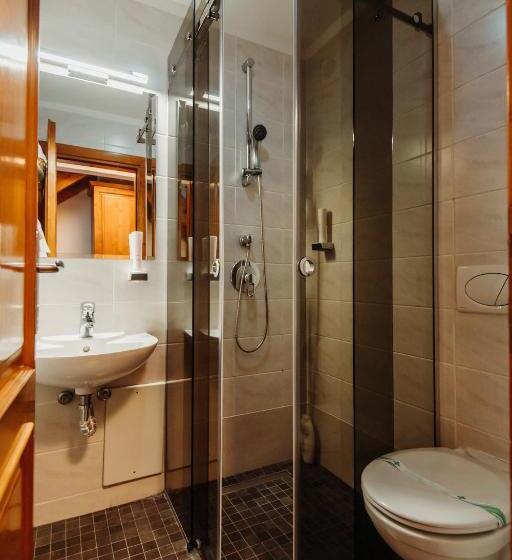 ファミリールーム, Boutique Damiani