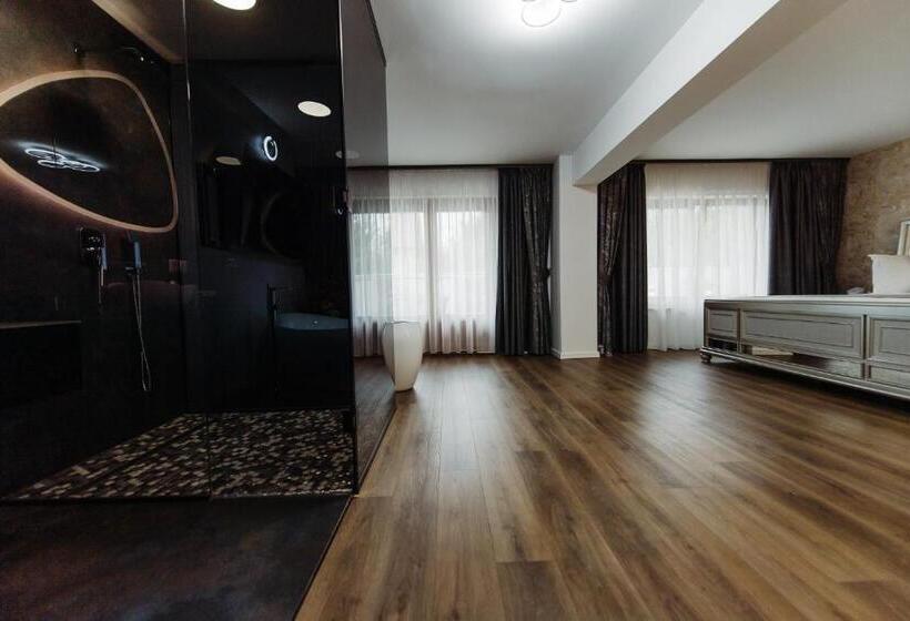 デラックススタジオ, Boutique Damiani