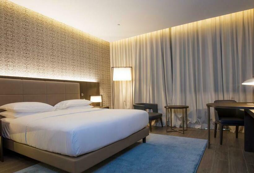 Superiorrum med Utsikt, Doubletree By Hilton Pointenoire