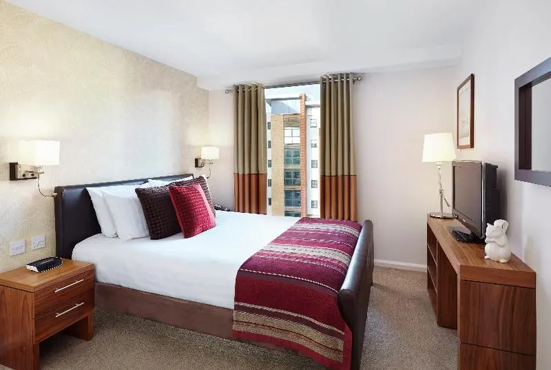 اتاق سوپریور با چشم‌انداز, Doubletree By Hilton Pointenoire