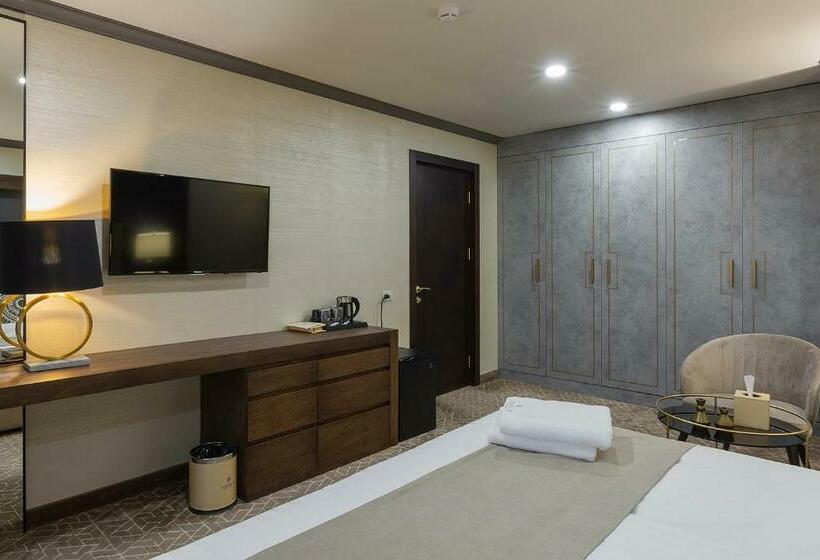 מיטת קינג בסוויטה, Jermuk Hotel And Spa