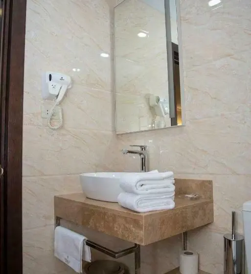 اتاق لوکس با بالکن, Jermuk Hotel And Spa