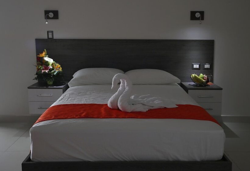 スタンダードルーム, Milán Costa Rica