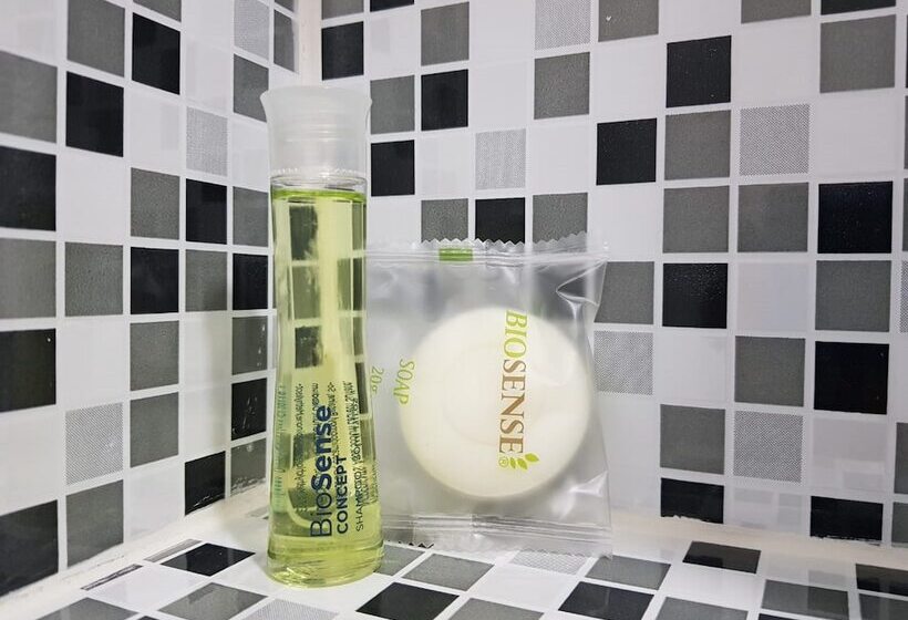 スタンダードルーム, Milán Costa Rica