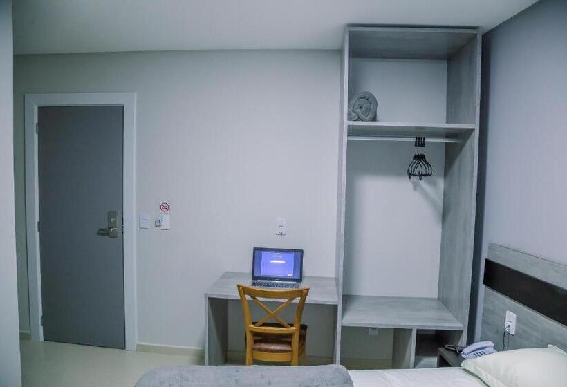 침실 1개 아파트, Prime Executive