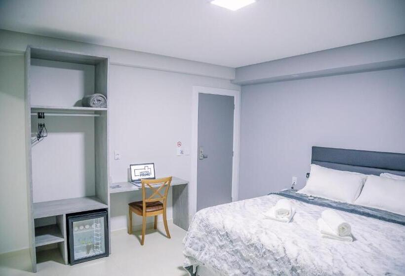 סטודיו דלוקס, Prime Executive