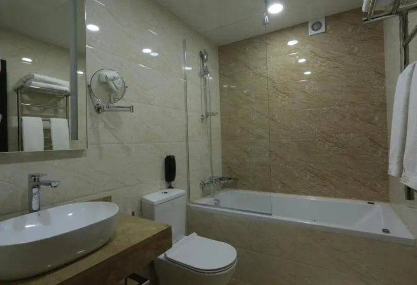 اتاق لوکس با بالکن, Jermuk Hotel And Spa