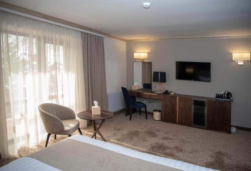 חדר דלוקס עם מרפסת, Jermuk Hotel And Spa