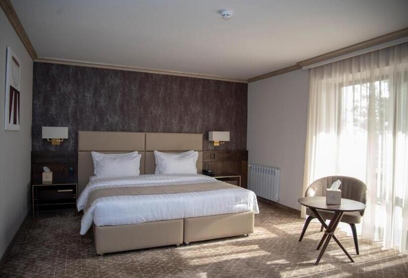 חדר דלוקס עם מרפסת, Jermuk Hotel And Spa