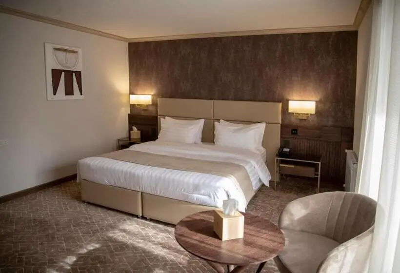 اتاق لوکس با بالکن, Jermuk Hotel And Spa
