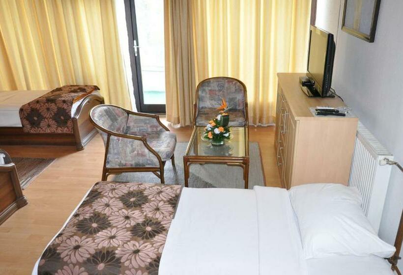 Economy Triple Room, Simpo Pržar