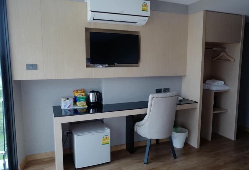 اتاق لوکس, The 28th