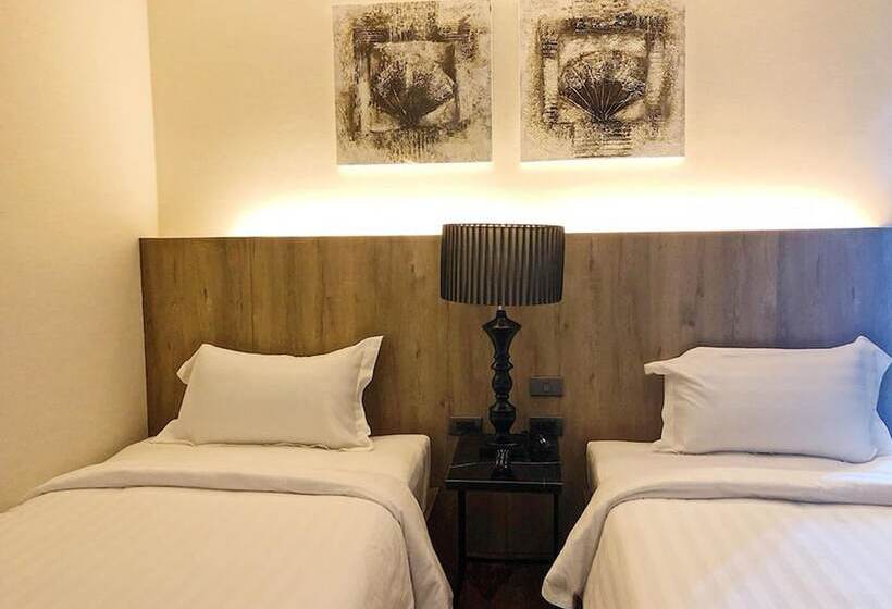 اتاق لوکس, The 28th