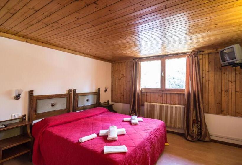 غرفة قياسية ثلاثية, Hostel Il Pirata