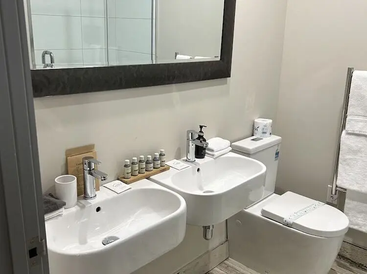 آپارتمان 1 خوابه, Poshtel