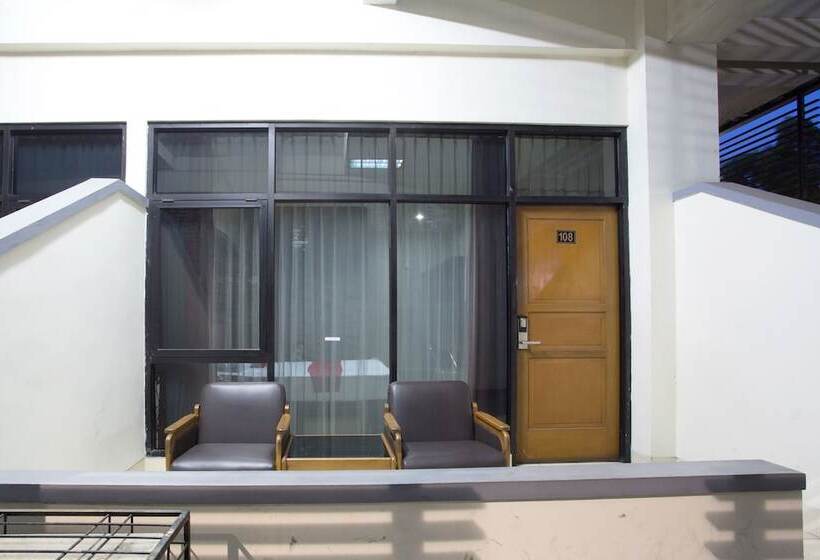 标准间, Reddoorz @ Surapati