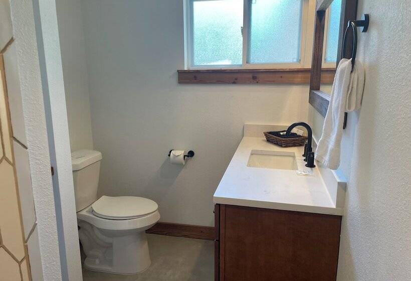 Семейный Номер, Blanco County Inn & Guesthouses