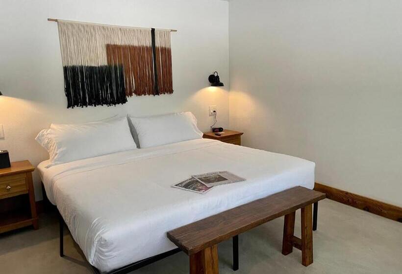 Люкс Кровать Кинг, Blanco County Inn & Guesthouses